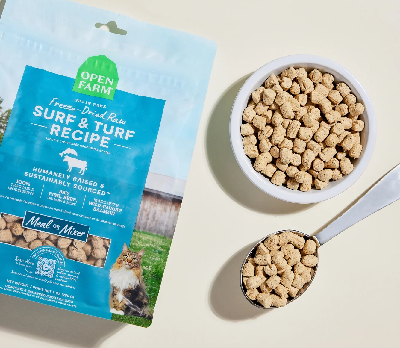 Surf and Turf gevriesdroogde rauwe brokjes voor katten met rund en zalm